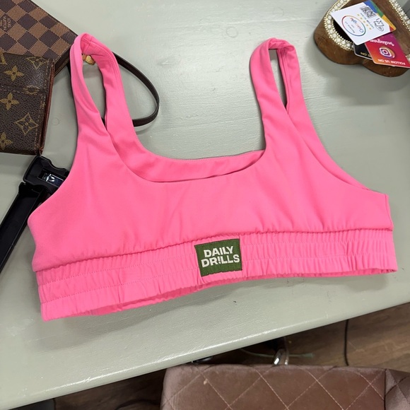 Daily Drills hot pink sports bra - Picture 3 of 4